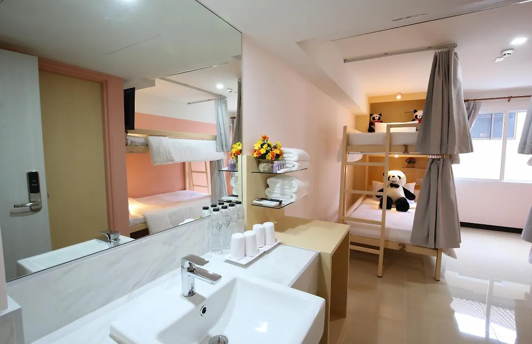 Lucky Panda Hotel-1